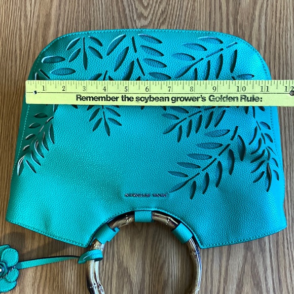 Bamboo Tote Handbag in a Pretty Shade of Green - Picture 12 of 13